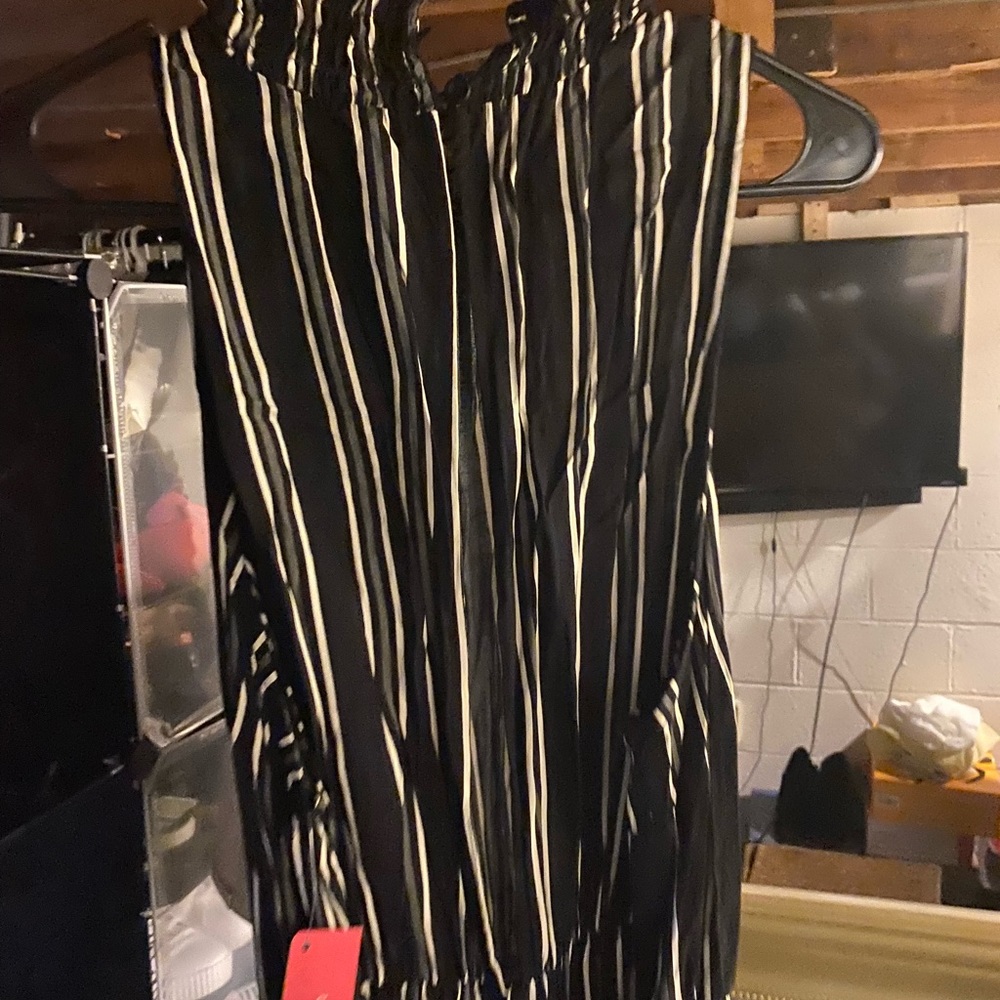 Sleeveless black and white jumpsuit